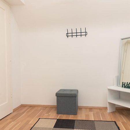 Milky Way Top Floor 2-Bedroom Apartment Air Condition Vienna Luaran gambar