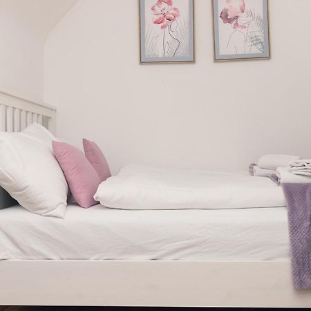 Milky Way Top Floor 2-Bedroom Apartment Air Condition Vienna Luaran gambar