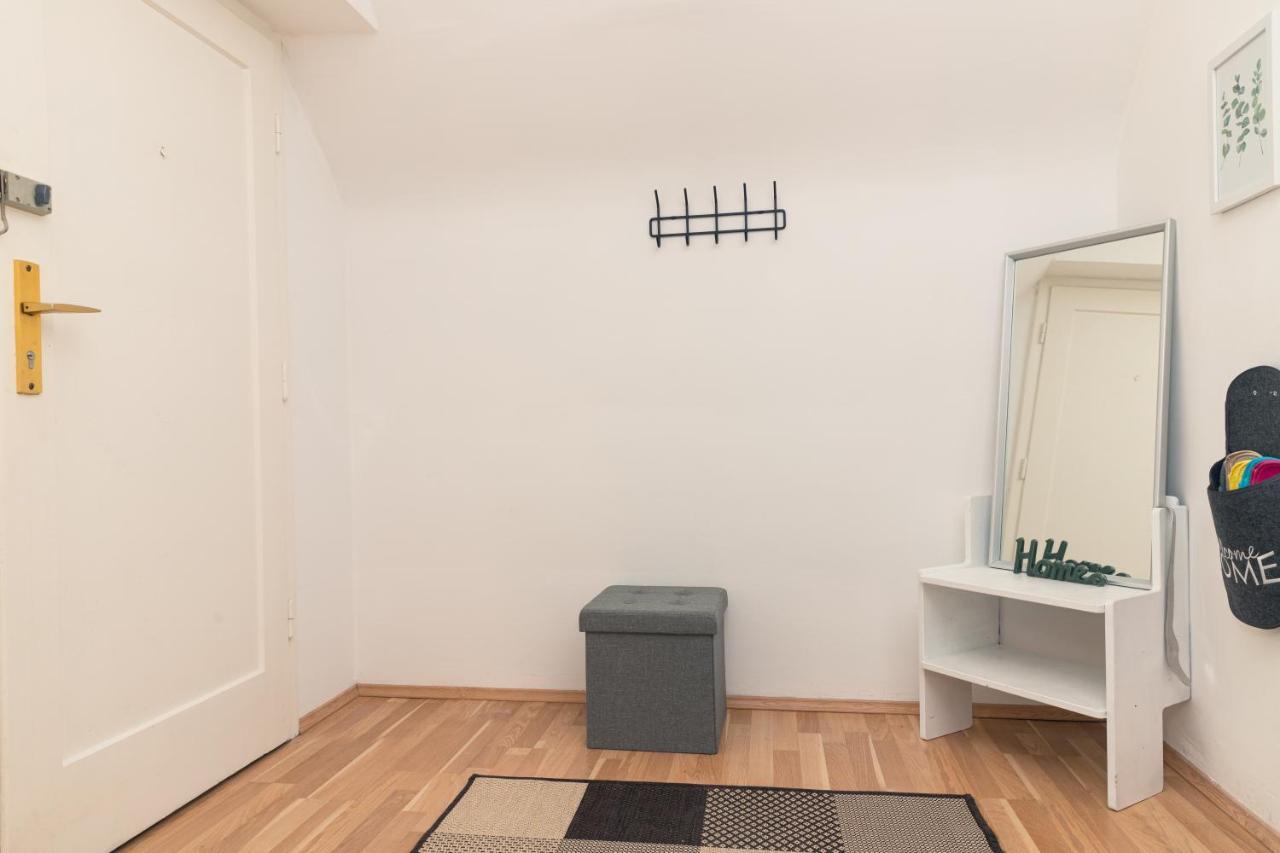 Milky Way Top Floor 2-Bedroom Apartment Air Condition Vienna Luaran gambar