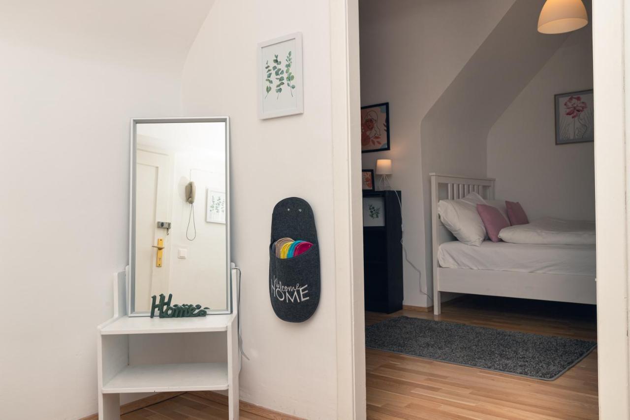 Milky Way Top Floor 2-Bedroom Apartment Air Condition Vienna Luaran gambar