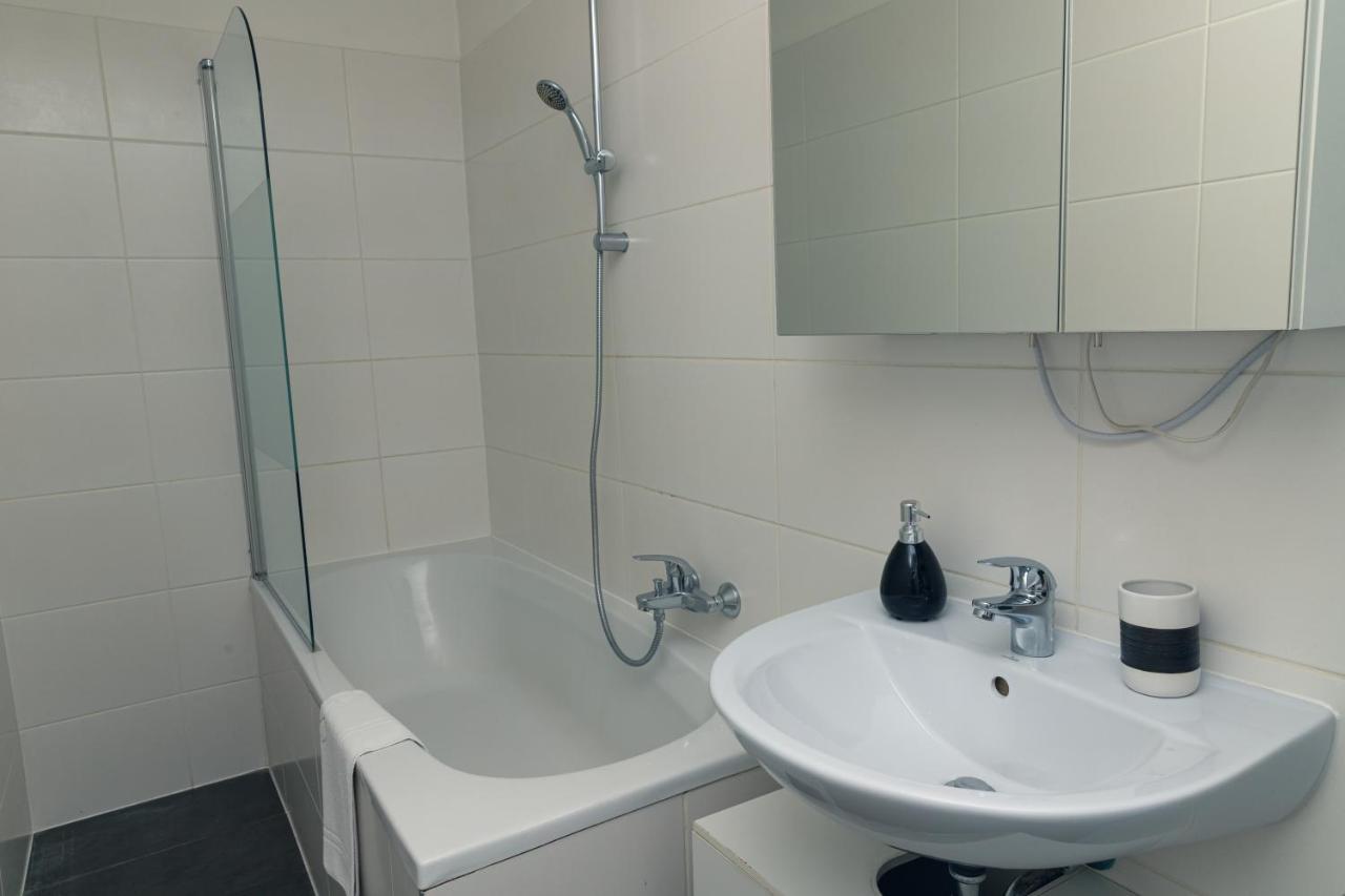 Milky Way Top Floor 2-Bedroom Apartment Air Condition Vienna Luaran gambar