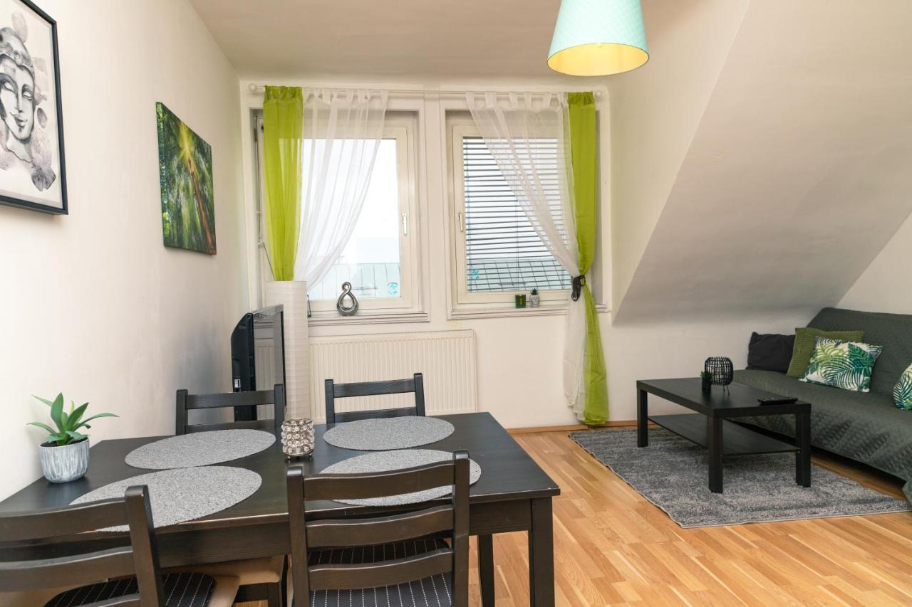Milky Way Top Floor 2-Bedroom Apartment Air Condition Vienna Luaran gambar