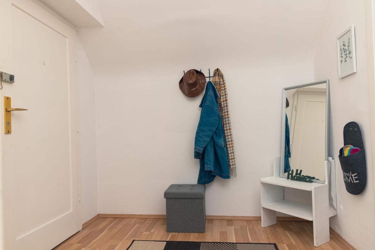 Milky Way Top Floor 2-Bedroom Apartment Air Condition Vienna Luaran gambar