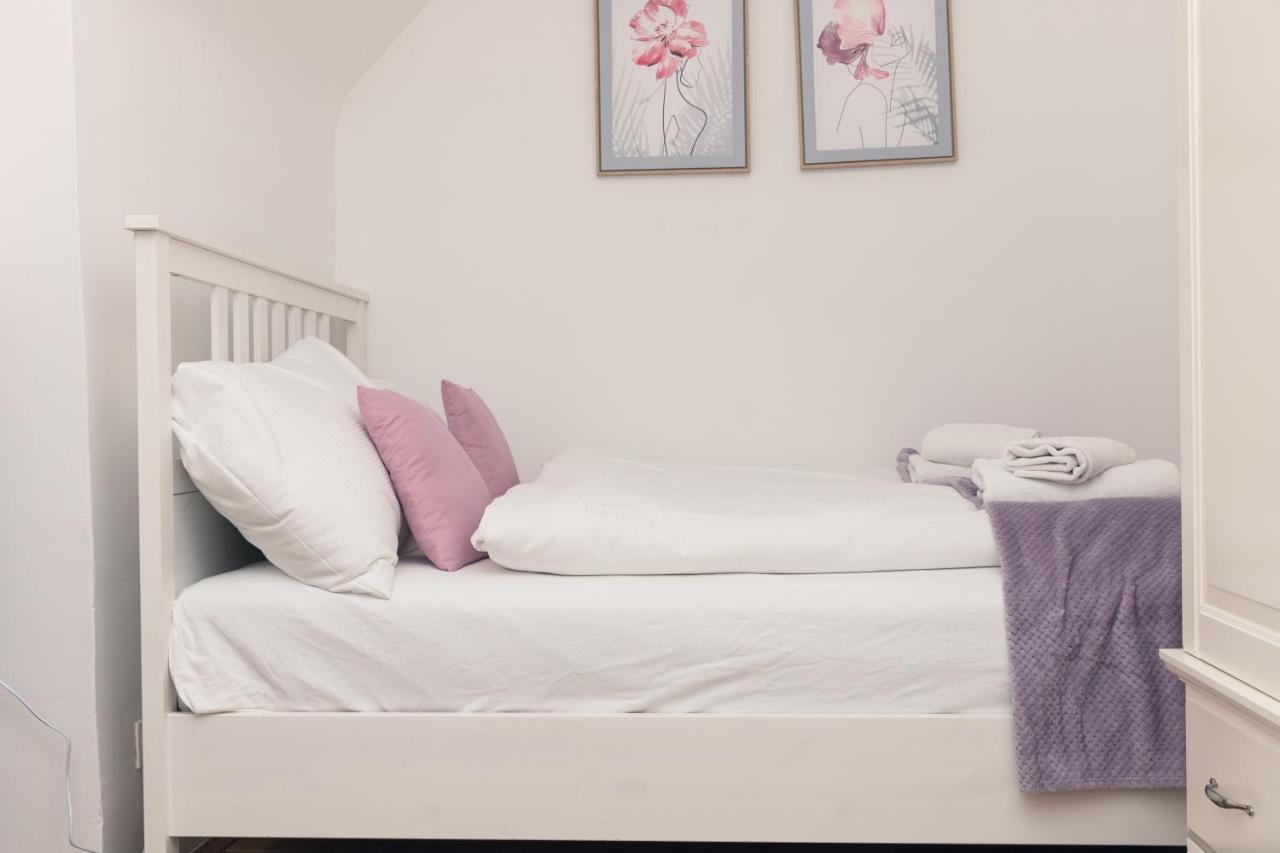 Milky Way Top Floor 2-Bedroom Apartment Air Condition Vienna Luaran gambar