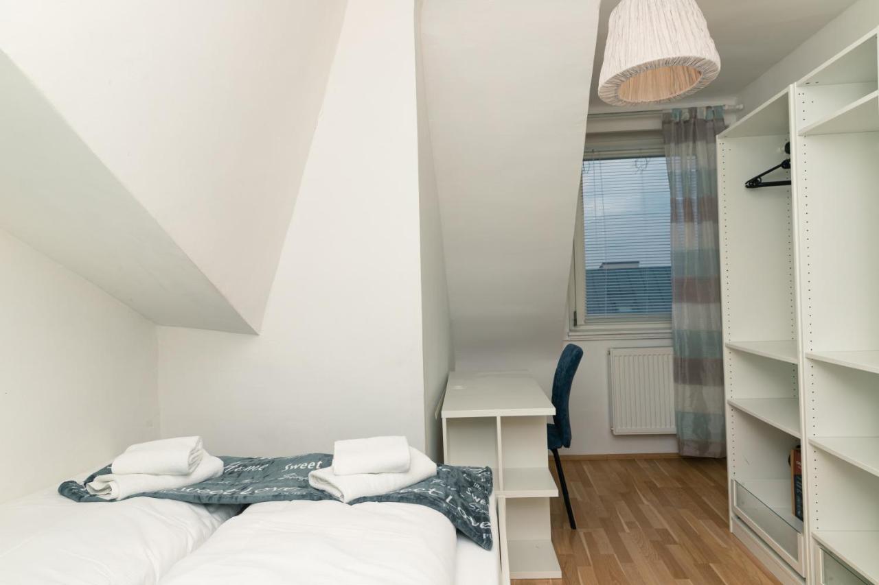 Milky Way Top Floor 2-Bedroom Apartment Air Condition Vienna Luaran gambar