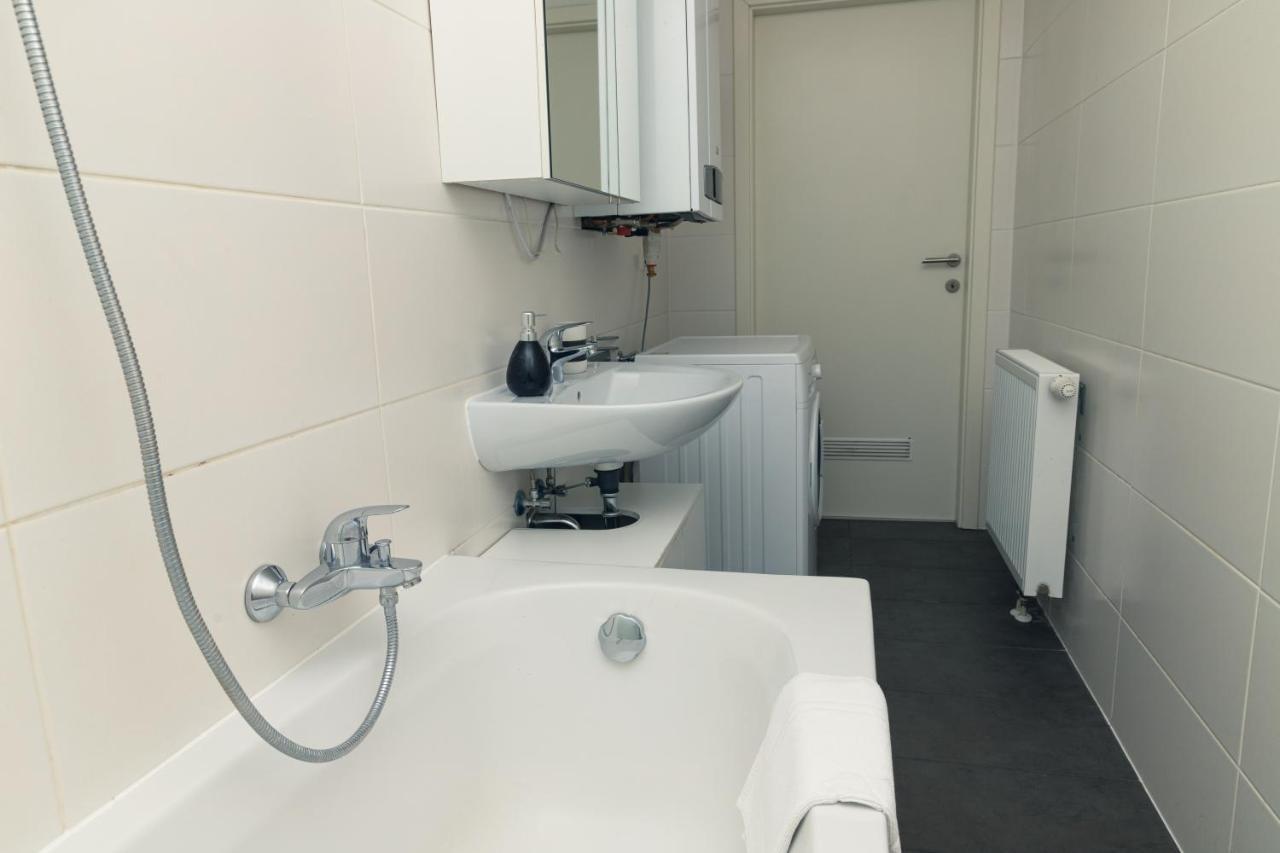 Milky Way Top Floor 2-Bedroom Apartment Air Condition Vienna Luaran gambar