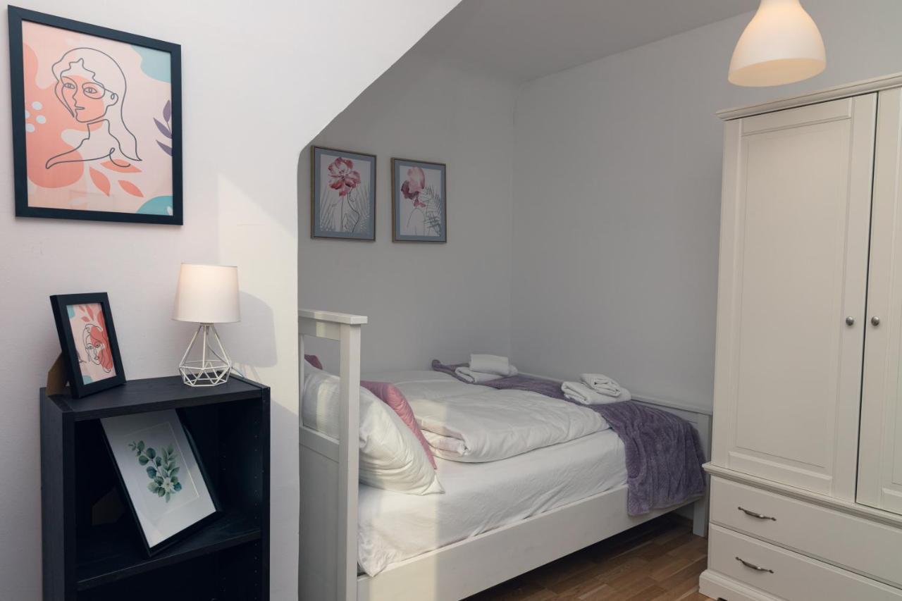 Milky Way Top Floor 2-Bedroom Apartment Air Condition Vienna Luaran gambar